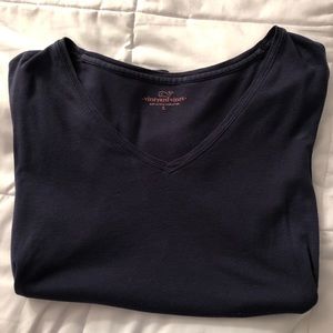 ⭐️ Vineyard Vines V-neck Shirt